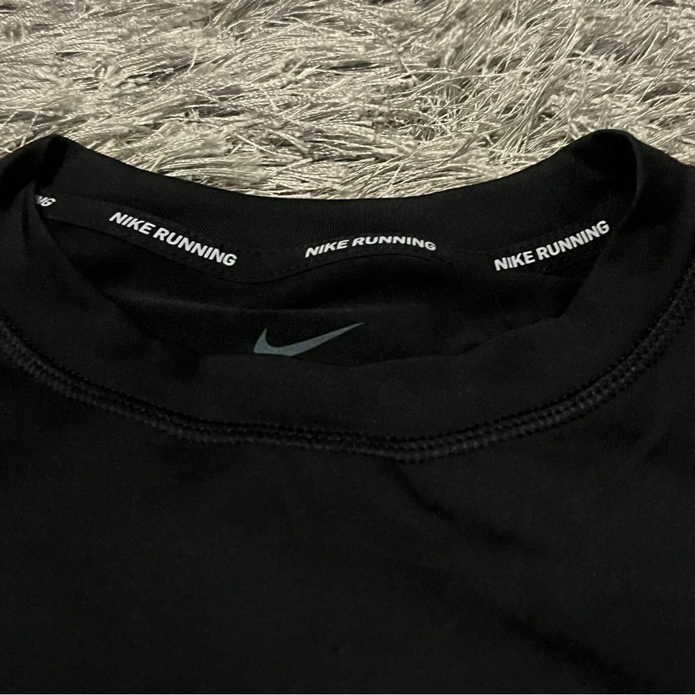 Nike Womens Element Long Sleeve Running Sweatshirt Size Small (CU3277-010) - Picture 3 of 6